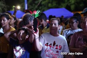 Así celebran las familias nicaragüenses la vigilia para recibir el 44/19 del triunfo de la Revolución Sandinista 