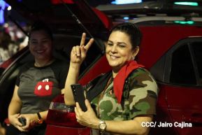 Así celebran las familias nicaragüenses la vigilia para recibir el 44/19 del triunfo de la Revolución Sandinista 