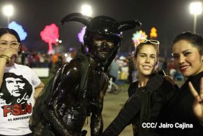 Así celebran las familias nicaragüenses la vigilia para recibir el 44/19 del triunfo de la Revolución Sandinista 