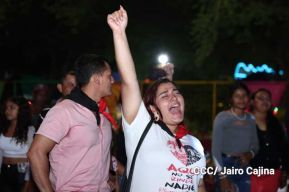 Así celebran las familias nicaragüenses la vigilia para recibir el 44/19 del triunfo de la Revolución Sandinista 
