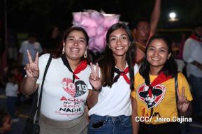 Así celebran las familias nicaragüenses la vigilia para recibir el 44/19 del triunfo de la Revolución Sandinista 