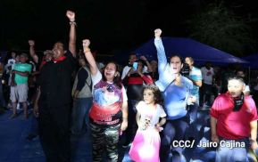 Así celebran las familias nicaragüenses la vigilia para recibir el 44/19 del triunfo de la Revolución Sandinista 