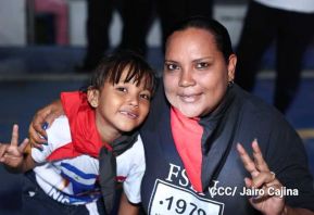 Así celebran las familias nicaragüenses la vigilia para recibir el 44/19 del triunfo de la Revolución Sandinista 