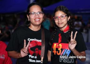 Así celebran las familias nicaragüenses la vigilia para recibir el 44/19 del triunfo de la Revolución Sandinista 
