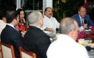 Presidente Daniel y Compañera Rosario se reúnen con Canciller Sergei Lavrov de la Federación Rusa 