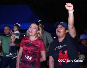 Así celebran las familias nicaragüenses la vigilia para recibir el 44/19 del triunfo de la Revolución Sandinista 