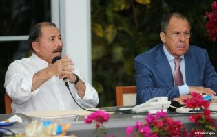 Presidente Daniel y Compañera Rosario se reúnen con Canciller Sergei Lavrov de la Federación Rusa 