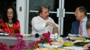 Presidente Daniel y Compañera Rosario se reúnen con Canciller Sergei Lavrov de la Federación Rusa 