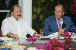 Presidente Daniel y Compañera Rosario se reúnen con Canciller Sergei Lavrov de la Federación Rusa 