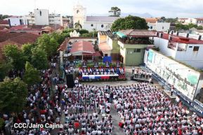 Conmemoración a los héroes y mártires del 23 de julio de 1959 en León