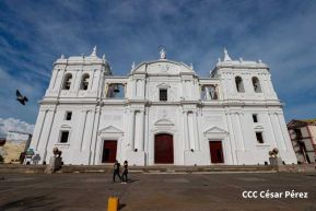 Celebración de la VIII edición del Festival Azul Darío en León
