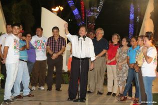 Daniel y Rosario conmemoran a Tomás y el Día Internacional de los Trabajadores