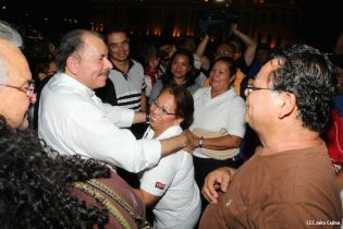 Daniel y Rosario conmemoran a Tomás y el Día Internacional de los Trabajadores