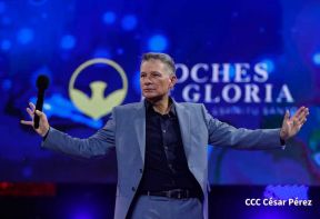 Noche de gloria en honor al Espíritu Santo