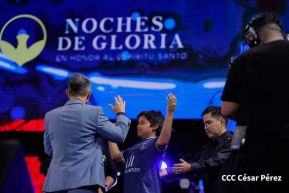 Noche de gloria en honor al Espíritu Santo