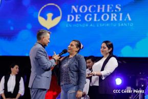 Noche de gloria en honor al Espíritu Santo