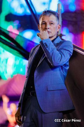 Noche de gloria en honor al Espíritu Santo