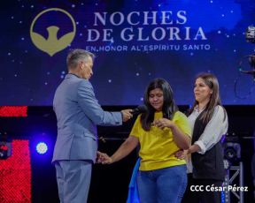 Noche de gloria en honor al Espíritu Santo
