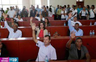 Juramentan a miembros de los Consejos Regionales de la Costa Caribe