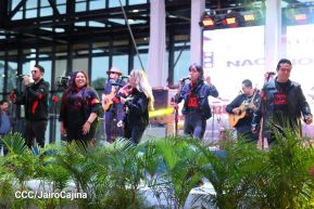 ¡Juventud Gloriosa! ¡Juventud Siempre al Frente!