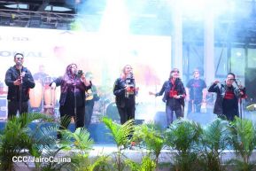 ¡Juventud Gloriosa! ¡Juventud Siempre al Frente!