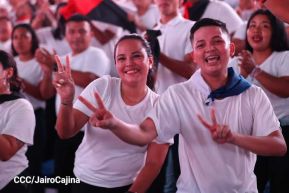 ¡Juventud Gloriosa! ¡Juventud Siempre al Frente!