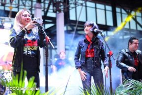 ¡Juventud Gloriosa! ¡Juventud Siempre al Frente!