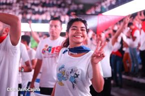 ¡Juventud Gloriosa! ¡Juventud Siempre al Frente!