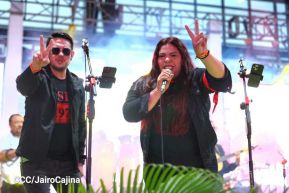 ¡Juventud Gloriosa! ¡Juventud Siempre al Frente!