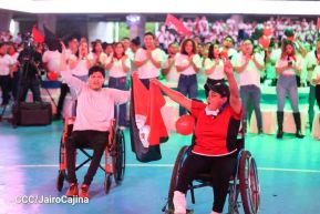 ¡Juventud Gloriosa! ¡Juventud Siempre al Frente!