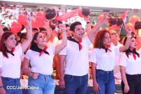 ¡Juventud Gloriosa! ¡Juventud Siempre al Frente!