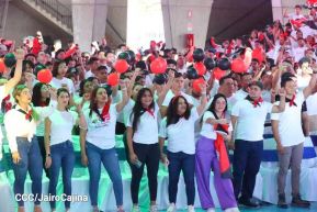¡Juventud Gloriosa! ¡Juventud Siempre al Frente!