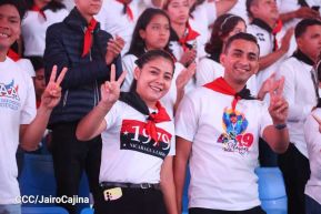 ¡Juventud Gloriosa! ¡Juventud Siempre al Frente!