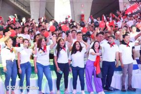 ¡Juventud Gloriosa! ¡Juventud Siempre al Frente!