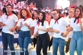 ¡Juventud Gloriosa! ¡Juventud Siempre al Frente!