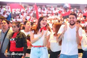 ¡Juventud Gloriosa! ¡Juventud Siempre al Frente!