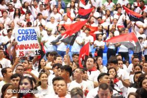¡Juventud Gloriosa! ¡Juventud Siempre al Frente!