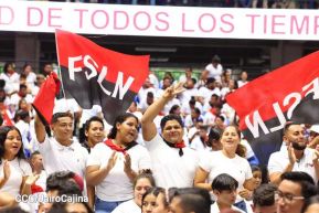 ¡Juventud Gloriosa! ¡Juventud Siempre al Frente!