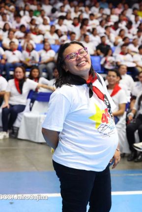 ¡Juventud Gloriosa! ¡Juventud Siempre al Frente!