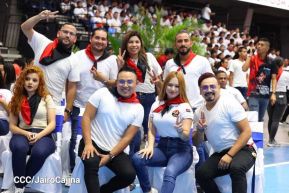 ¡Juventud Gloriosa! ¡Juventud Siempre al Frente!