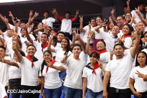 ¡Juventud Gloriosa! ¡Juventud Siempre al Frente!