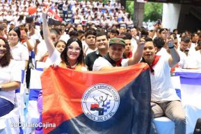 ¡Juventud Gloriosa! ¡Juventud Siempre al Frente!