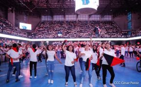 ¡Juventud Gloriosa! ¡Juventud Siempre al Frente!