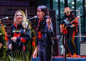 ¡Juventud Gloriosa! ¡Juventud Siempre al Frente!