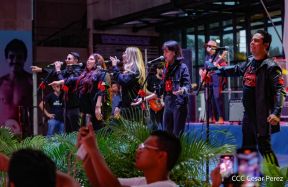 ¡Juventud Gloriosa! ¡Juventud Siempre al Frente!