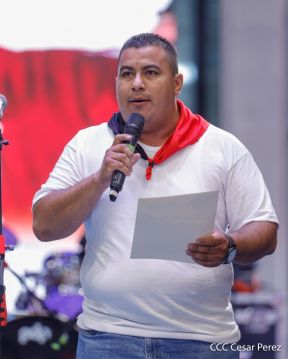 ¡Juventud Gloriosa! ¡Juventud Siempre al Frente!