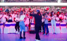 ¡Juventud Gloriosa! ¡Juventud Siempre al Frente!