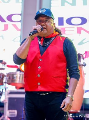 ¡Juventud Gloriosa! ¡Juventud Siempre al Frente!