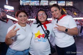 ¡Juventud Gloriosa! ¡Juventud Siempre al Frente!