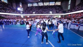 ¡Juventud Gloriosa! ¡Juventud Siempre al Frente!